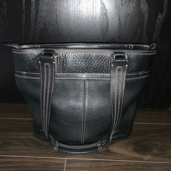 COACH purse!! 👜 - Picture 2 of 8